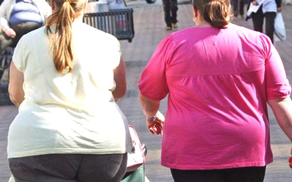 Fat Street USA, three obese peple in one picture