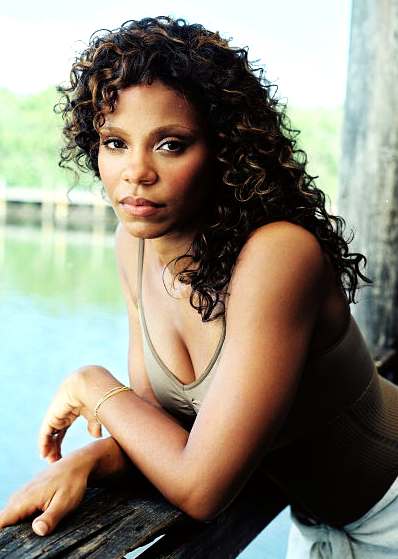 Sanaa Lathan starring in Out of Time with Denzel Washington