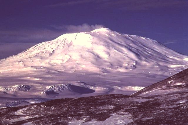 Active volcano Antartic, mount erebus. John Storm and Sectasaur