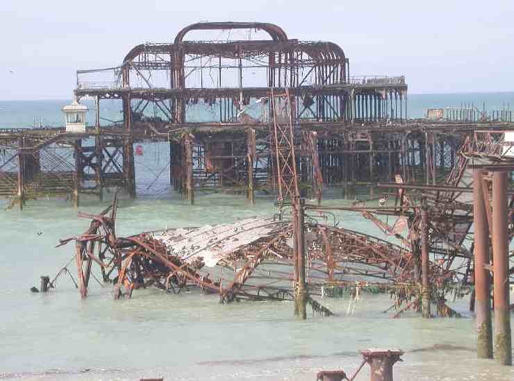 The West Pier on 24th June 2004, after the most recent collapse