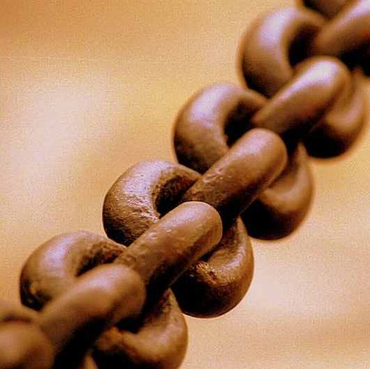 chains_broad_link_ships_anchor.jpg