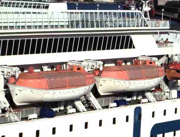 Lifeboats on ship mounted davits
