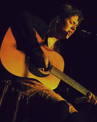 Adele performing in Kilburn, London in 2007