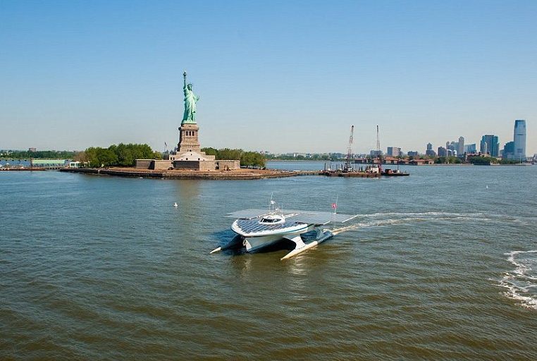 PlanetSolar in New York, Statue of Liberty