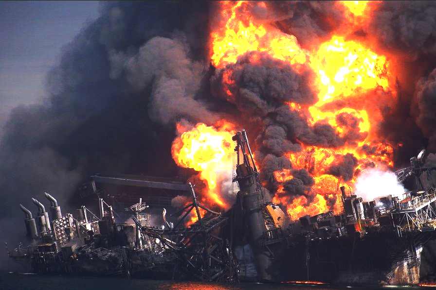 BP oil rig Deepwater Horizon sinks December 26 2012, New York Times